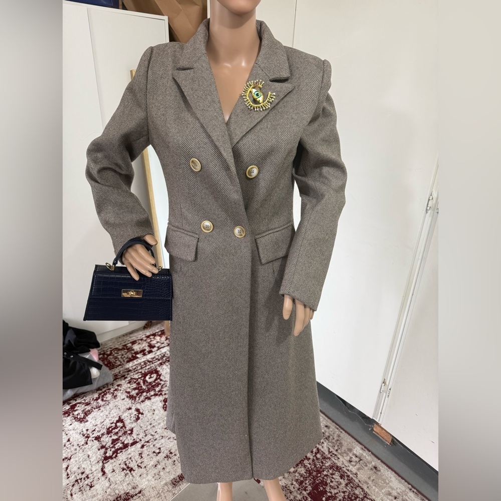 Elegant Gray Double-Breasted Women's Coat
